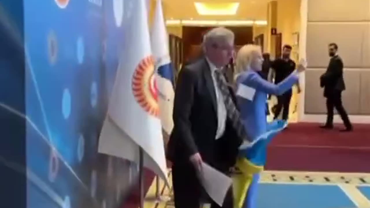 Ukrainian MP clashing with his Russian counterpart