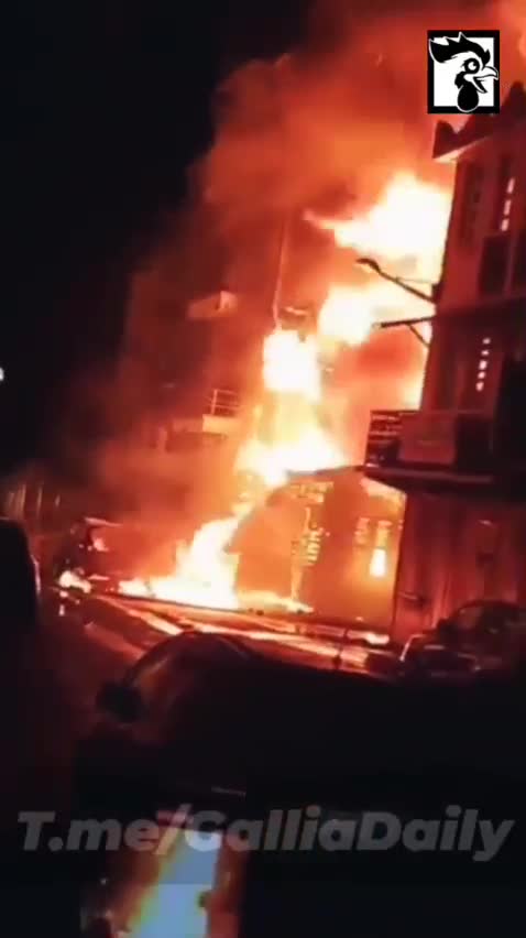 ÉMEUTES ET SCENES DE CHAOS A FORT DE FRANCE CONTRE LA DICTATURE ET LA VACCINATION !!!