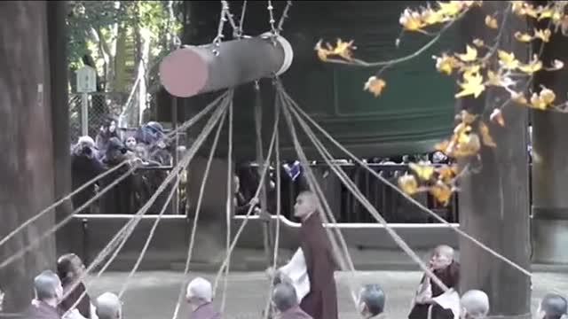 Largest bell being run in Tokyo!