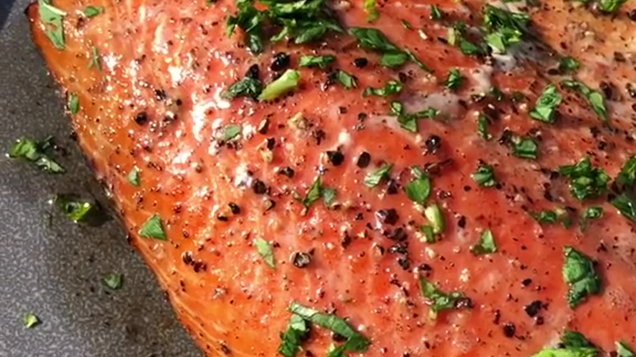 Grilled salmon with brown butter