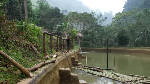 Make a pumpkin rig on the pond on a rainy heavy day, Revealing Duong private life. Primitive Skills