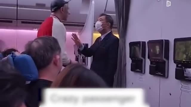 MENEWSSIA passenger rudely demands water, gets escorted off flight는