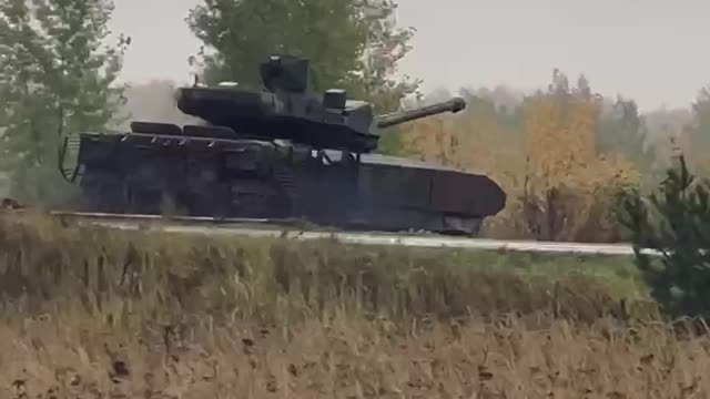 ΕΘΕΑΘΗ το τελευταίο ρωσικό τανκ T-14 Armata ΕΤΟΙΜΑΖΕΤΑΙ για ΟΥΚΡΑΝΙΑ