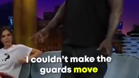 Shaq bumped the guards of England #shaq #queenelizabeth #gaurd