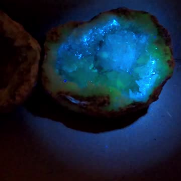 Cracking This Las Trancas Geode Will Knock Your Socks Off!