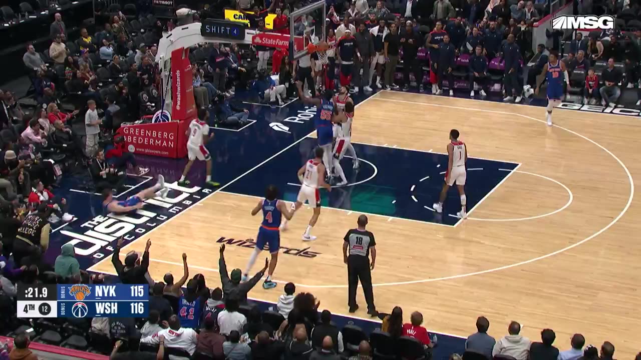 NBA - Tyler Kolek gives the Knicks a 1-point lead!