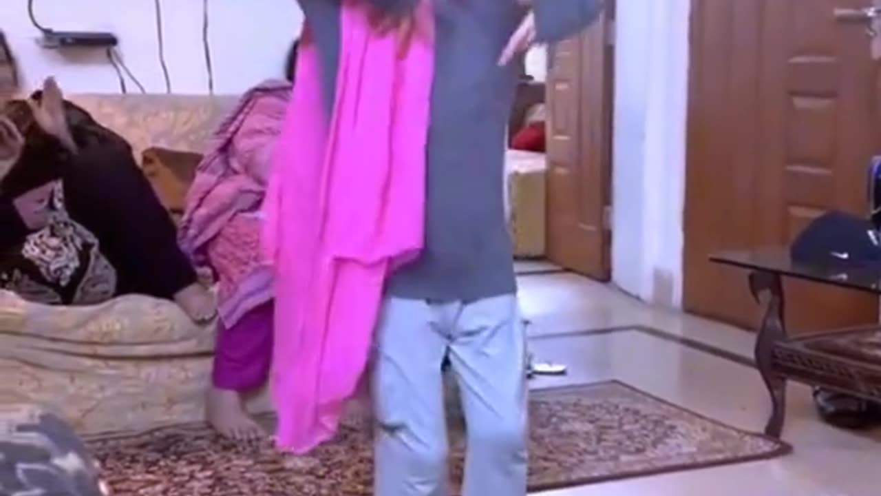 Larka ki dance check kro funny video