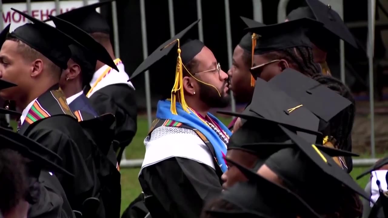 Students turn backs to Biden at Morehouse commencement _ REUTERS
