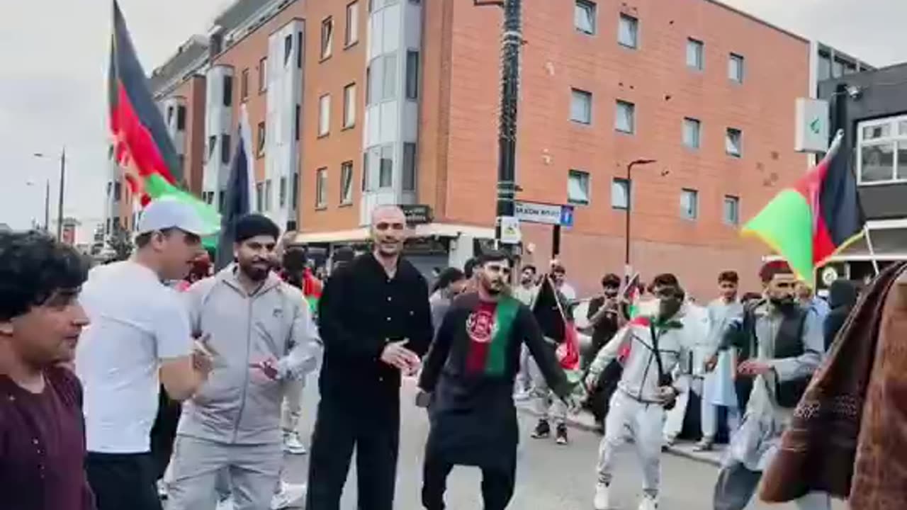 The Afghans have taken over Southall 🤯😡