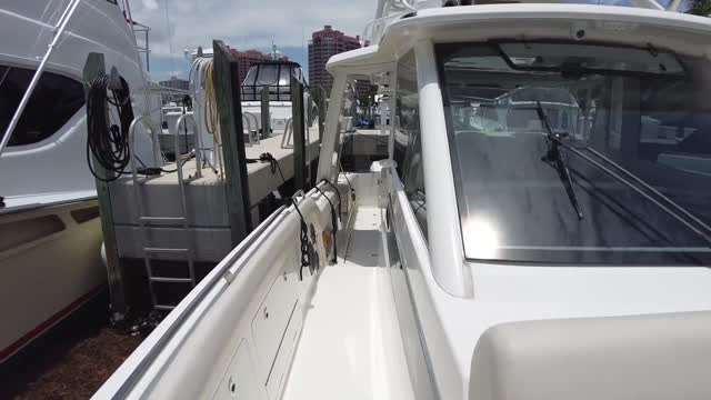 2018 Boston Whaler 42 Outrage