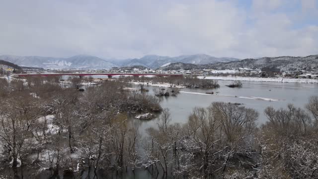 [4k] canoe in winter by dron