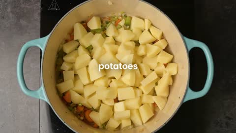 Healthy Chicken Pot Pie Soup