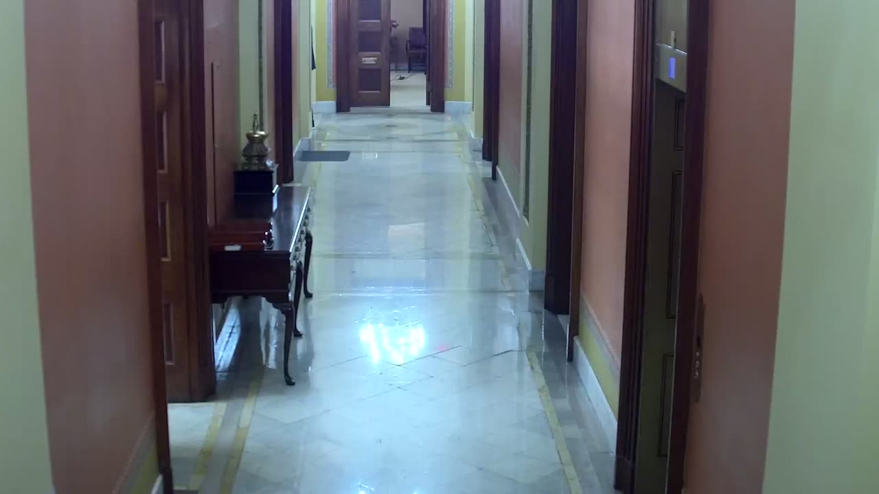 0263USCH02H227Hallway_2021-01-05_19h20min01s153ms.mp4
