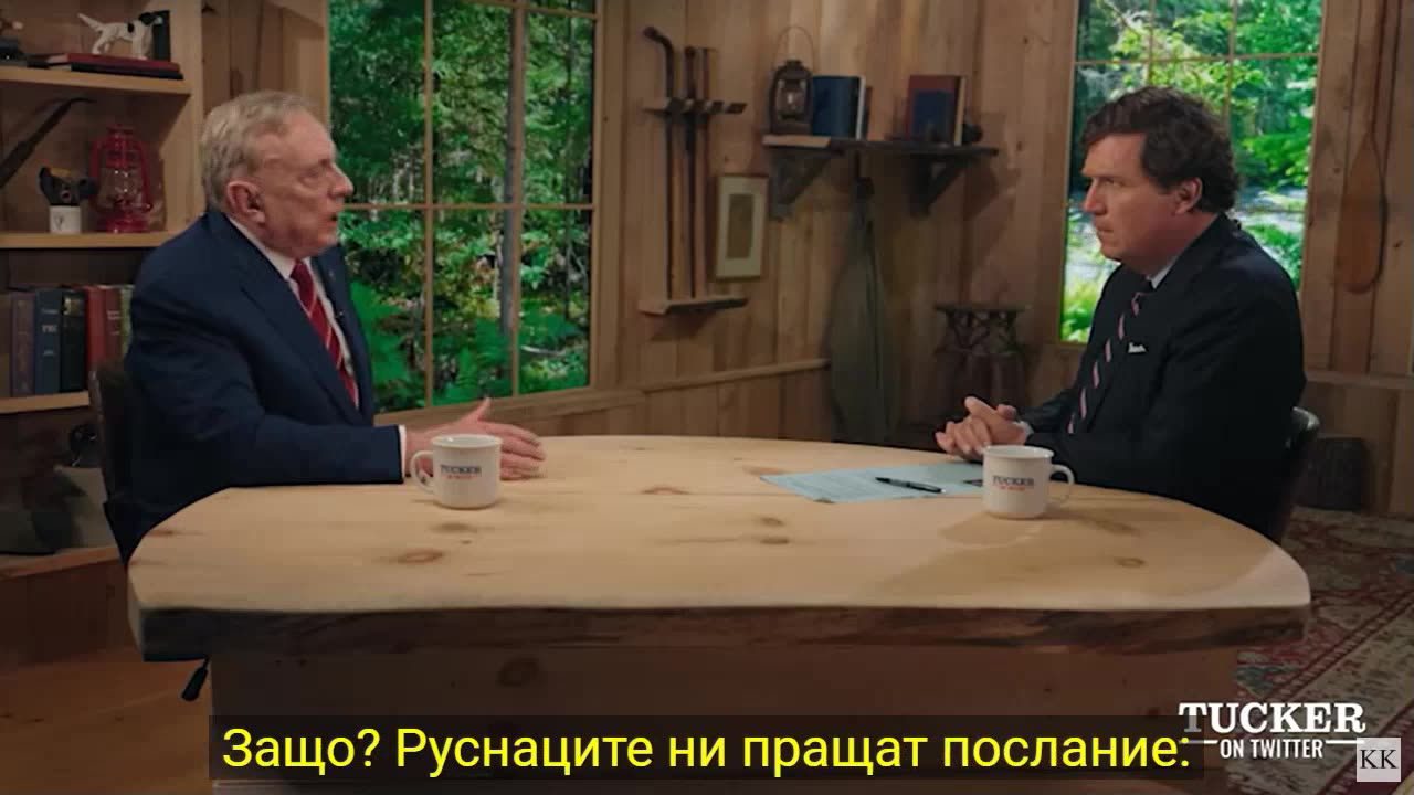 Tucker Carlson with col. Douglas Macgregor