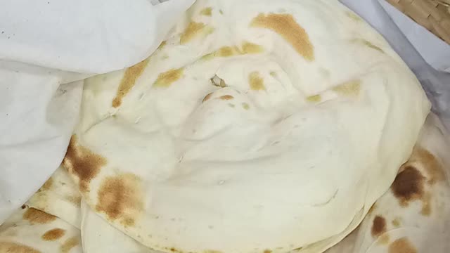চিকেন টিকা বডি কাব নরমাল নান রুটি মোগল চাপ
