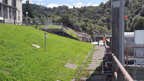 Kaitawa spill gates