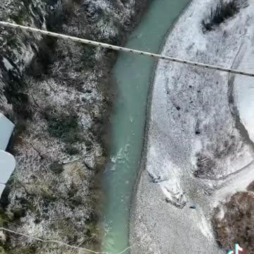 Банджи-джампинг из Sky Park в Сочи, Россия.