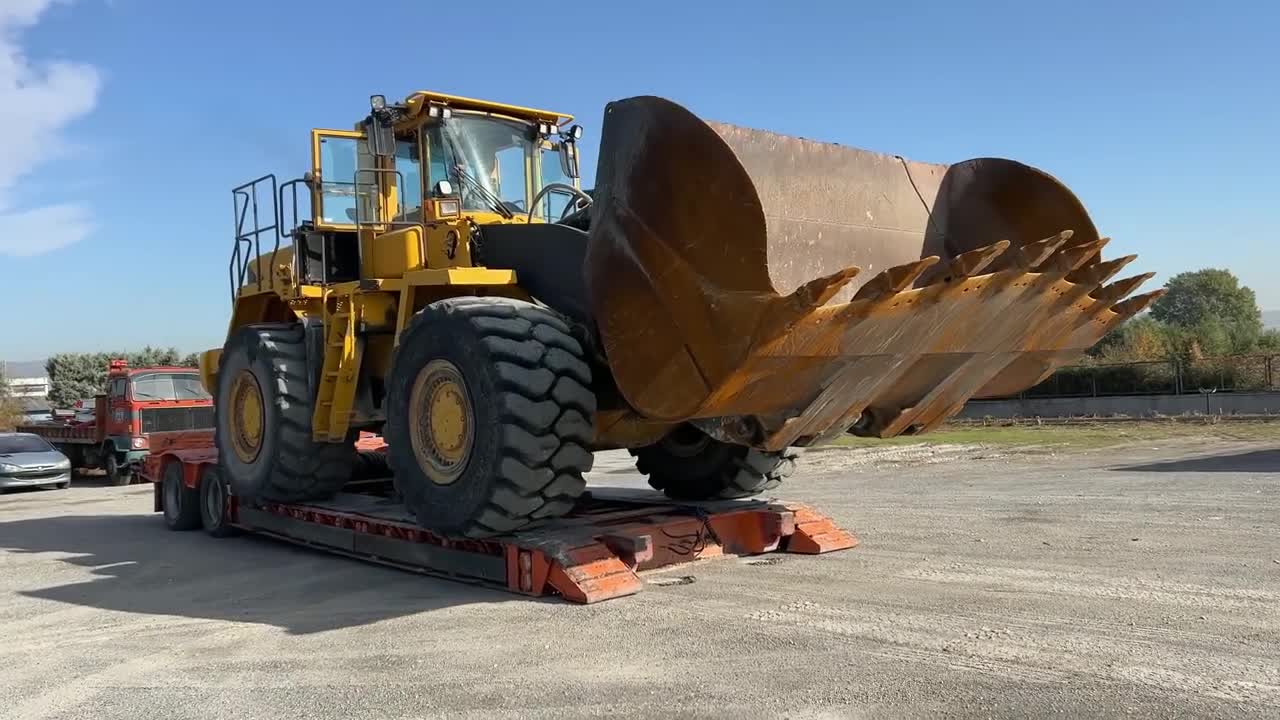 Transportation Of The Volvo L330E & Caterpillar 980 Wheel Loaders -