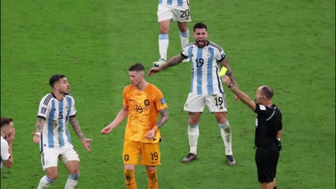 SEVENTEEN yellow cards! Messi rages at Argentina vs Netherlands referee as World Cup record