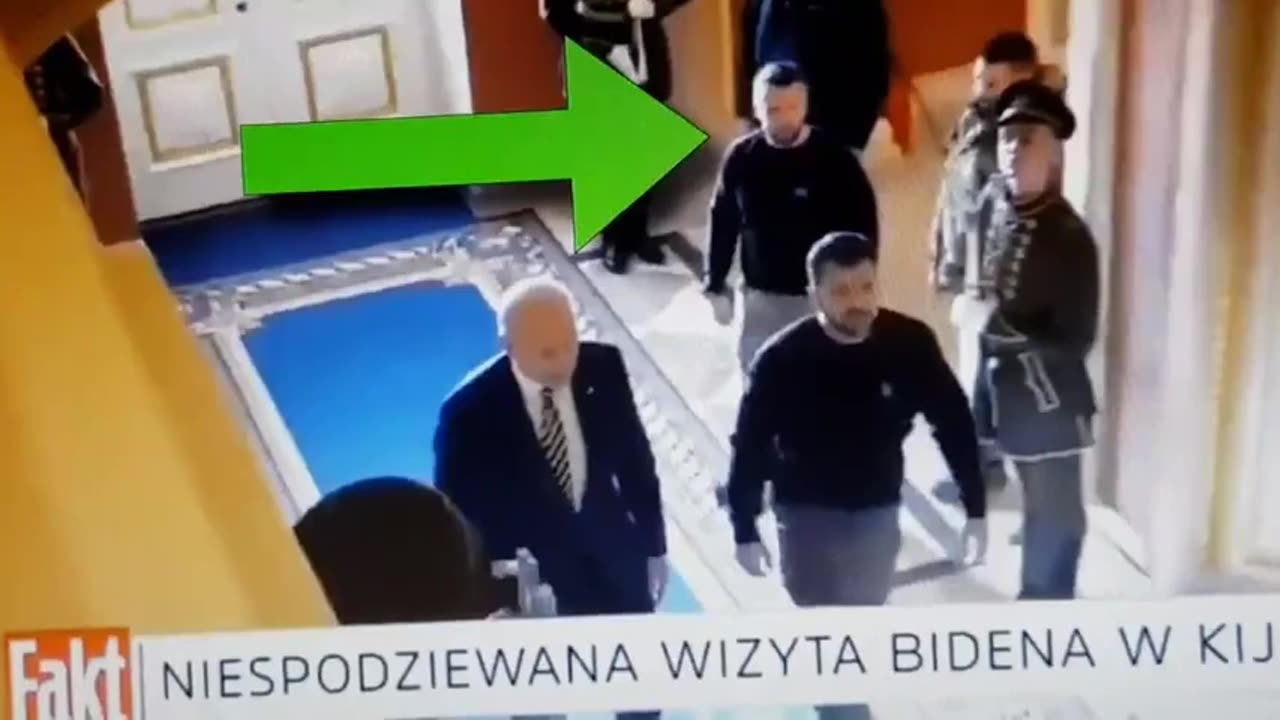 Zelenskyy body double caught on TV!