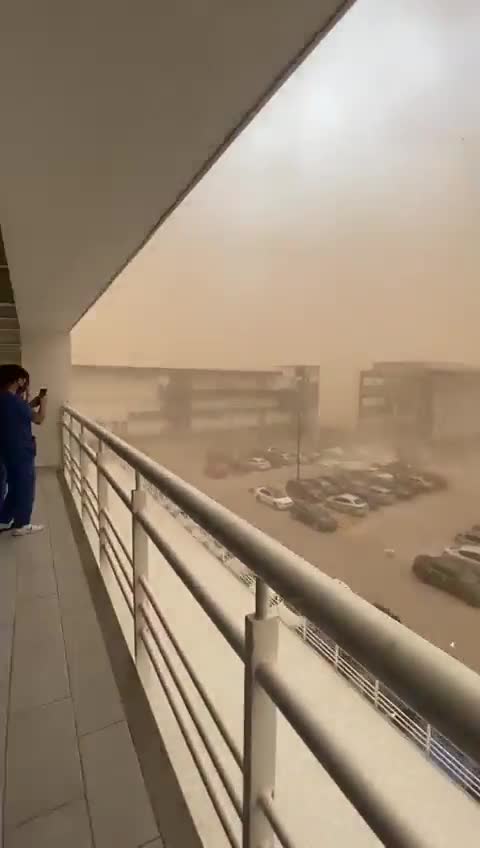 A severe sandstorm hit Mexicale1
