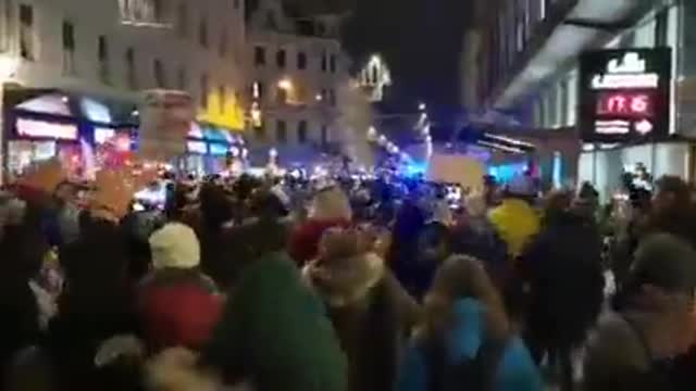 LOVE MY BEAUTIFUL AUSTRIAN PATRIOTOS TAKING TO THE STREETS IN DEFIANCE OF THE LOCKDOWN!!!