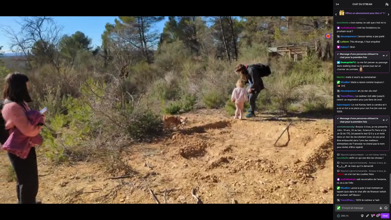 2023-04-03 (3bis) - Le nouveau caméraman est timide (avec lag) - Twitch Triskelina (avec chat)