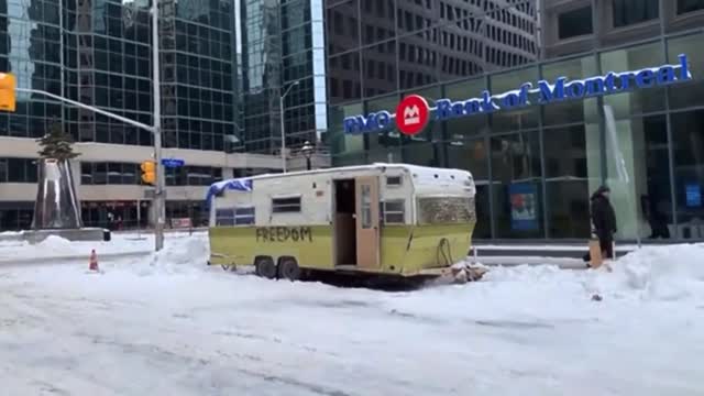 THE POLICE RAIDED AND ABANDONED THIS RV IN OTTAWA