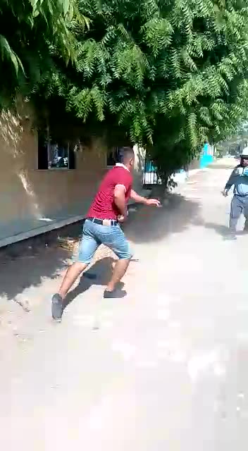 Video: A piedras y puños reciben a los trabajadores de Afinia en Lorica