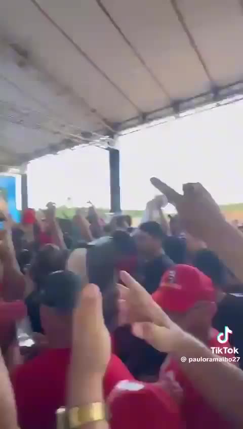 O POVO colocou pra Correr O LADRÃO saiu de baixo de vaias e seus Ministros deixam evento no Nordeste sob vaias e cartazes de protestos.