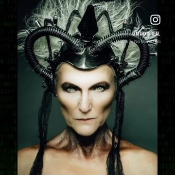 MEET THE MOTHER OF ELON MUSK.