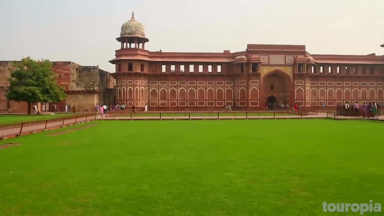 PLACES TO VISIT IN INDIA...