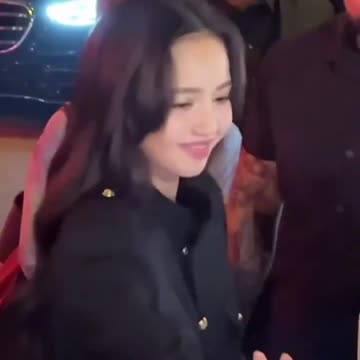 Lisa after Crazy Horse Paris Performance | Lisa BLACKPINK😊Sign Fan Latter #lisa #blackpink