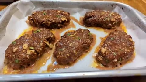 Old Fashioned Salisbury Steak _ Gravy -