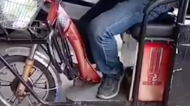 Fixing e-bike break in the Philippines