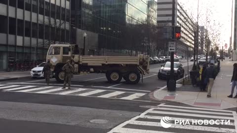 National guards patrolling area around white house