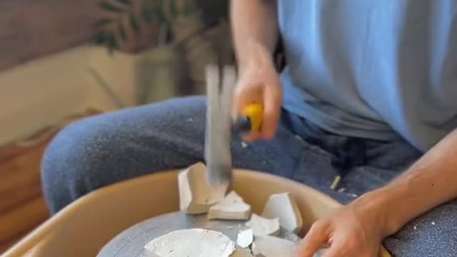 Stuff i was too lazy to trim, dont worry its getting recycled #pottery #asmr #satisfying