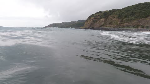 Azorean wave splashing