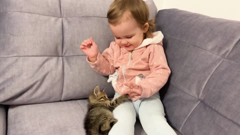 Cute baby meets new baby kitten for the first time! 😺🥀❤️