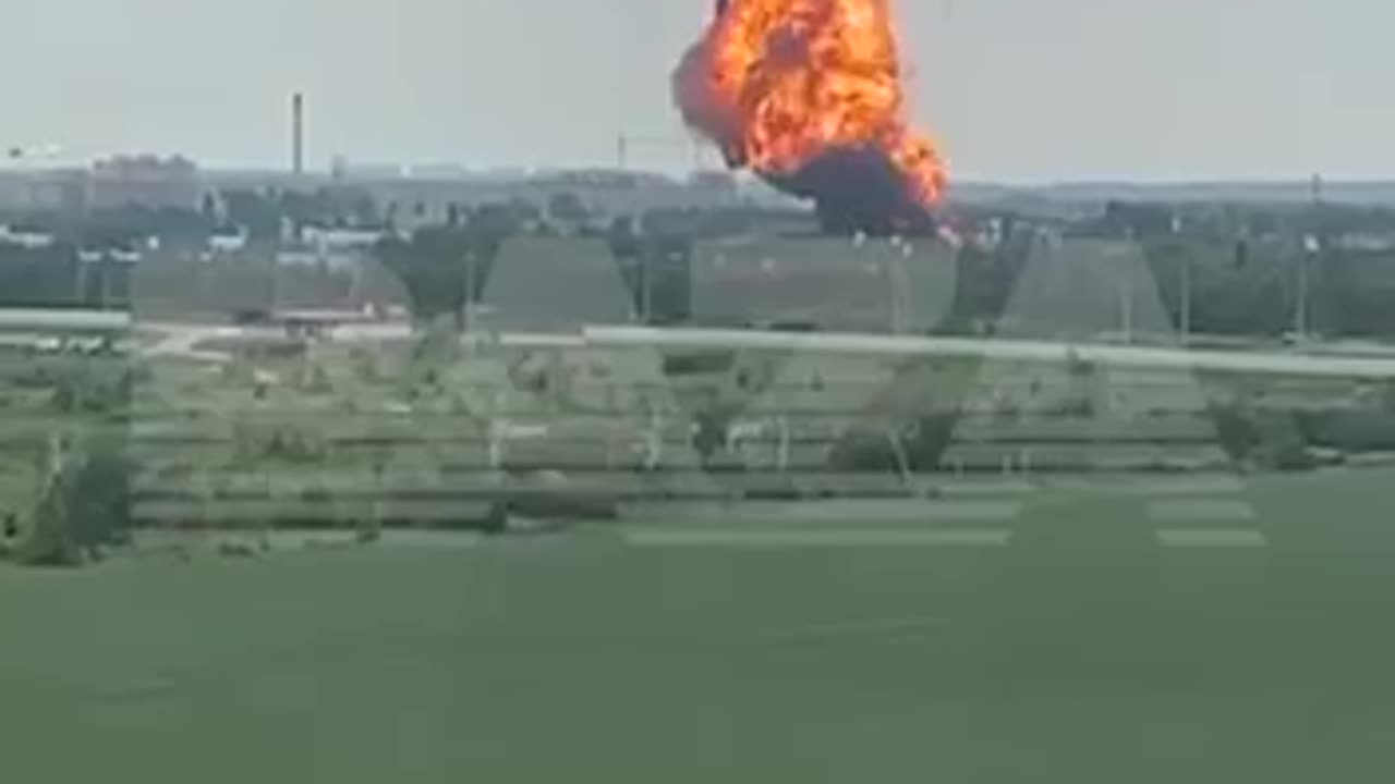 The explosion of an oil depot in Voronezh. A helicopter can be seen flying by.