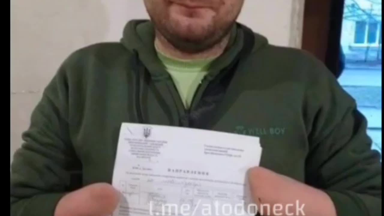 Palmless guy in Ukraine got summon to battlefront.