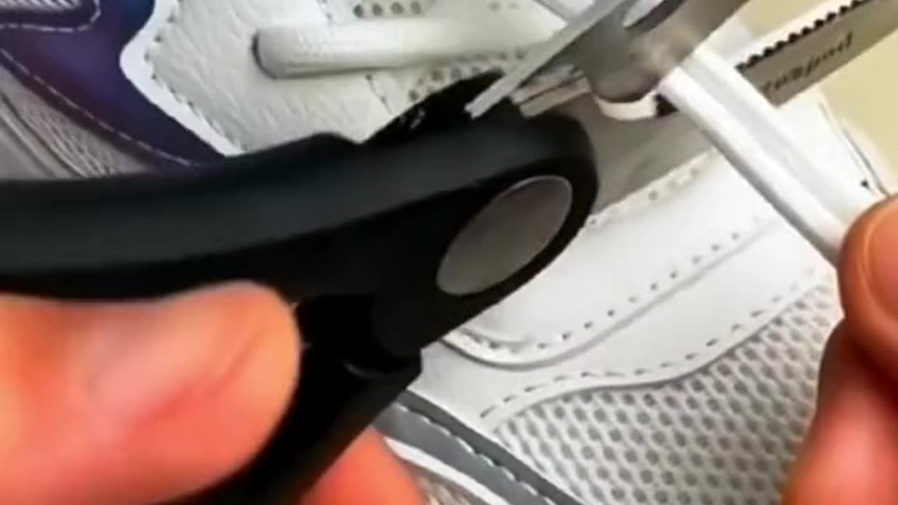 Shoe laces hack