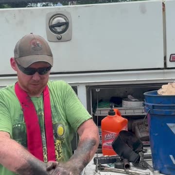 Best way to tie a tie! Lol