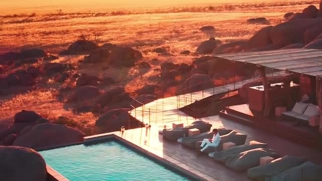 swam ever in the pool at sunset? 🌞