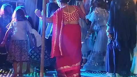 Hawo to upload Village wedding grup desi dance video