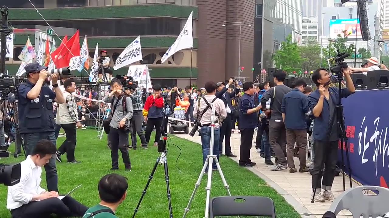 20180501_V3_S06(APn3YAANaiY)(촛불귀족8)2018년 노동절 귀족 민노총의 심장부에서