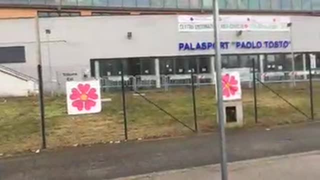 Centri vaccinali vuoti!