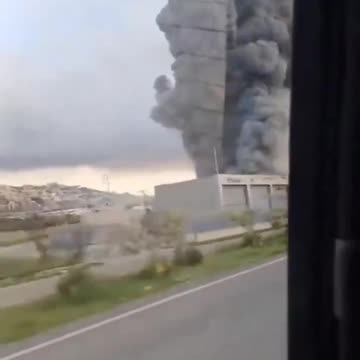 Heavy airstrikes reportedly conducted in the Sidon area in Southern Lebanon.