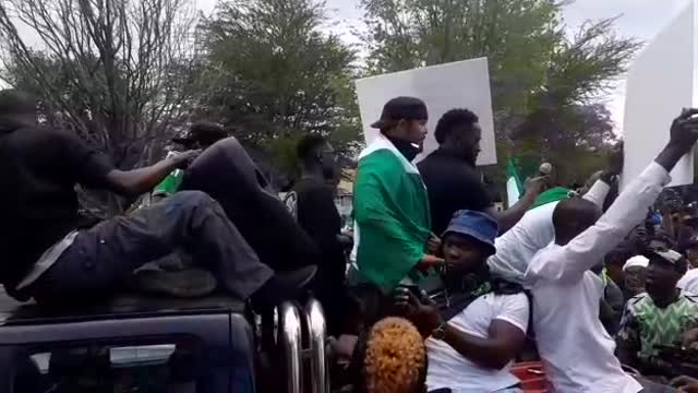 Nigerians protest at high commission