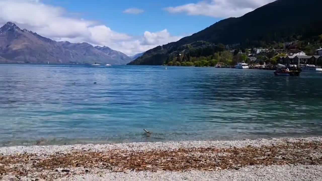 LAKE IN QUEENSTOWN NZ _ MY FOREVER FAVORITE _ NEW ZEALAND LANDSCAPE